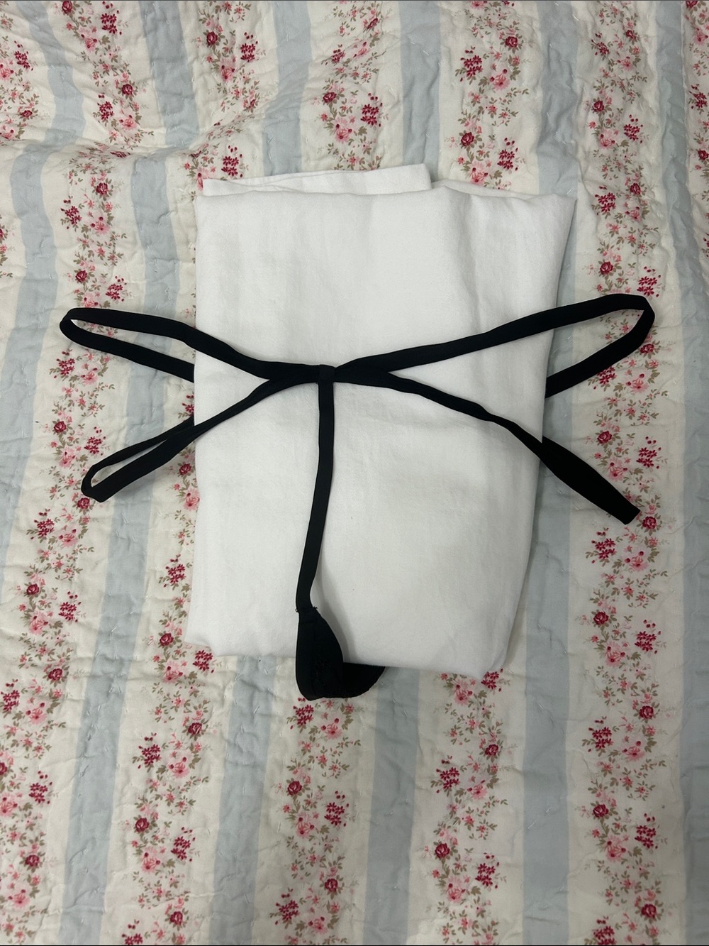 NWT BUNDLE of 3 thong panties Victoria’s Secret underwear velvet Swiss dot SZ L - Picture 6 of 11